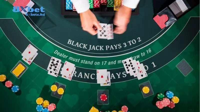 Cược Blackjack cần ngừng bốc bài đúng thời điểm. 